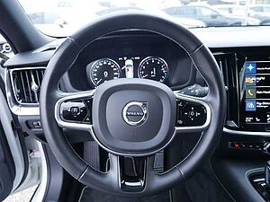 Volvo  Recharge T6 AWD R-Design H K NAVI AHK LED