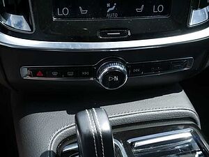 Volvo  T8 AWD Twin Engine R-Design NAVI STANDHZ LED