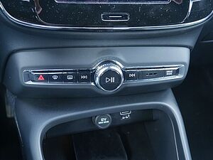 Volvo  T5 Plus Dark Recharge NAVI ACC STANDHZ LED