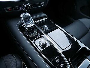 Volvo  Twin Engine
