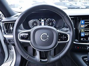 Volvo  Recharge T6 AWD R-Design H/K NAVI AHK LED