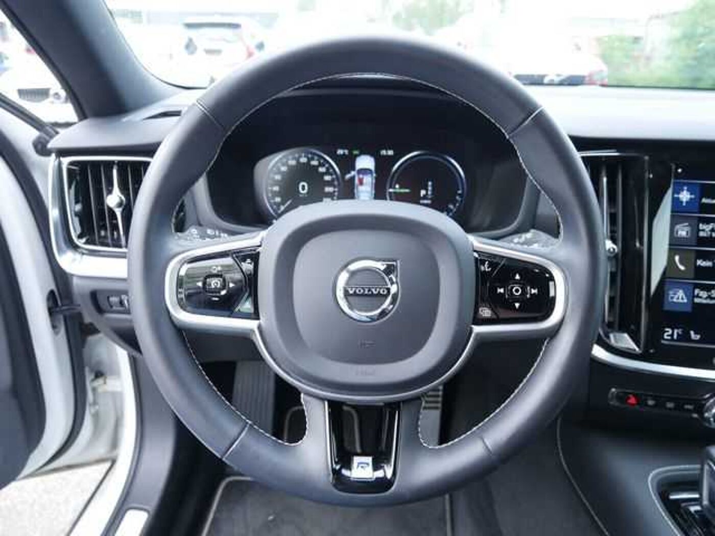 Volvo  Recharge T6 AWD R-Design SHZ KAMERA NAVI LED