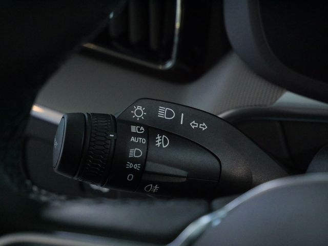 Volvo  B5 AWD Plus Dark PDC SHZ KAMERA NAVI LED
