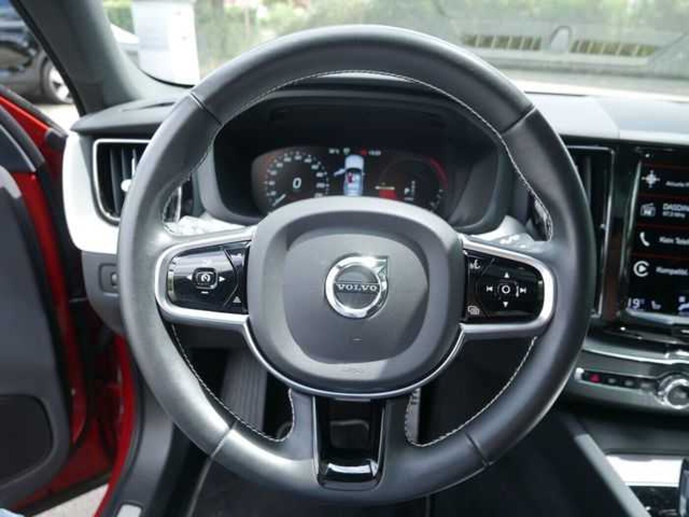 Volvo  T6 Twin Engine AWD R-Design NAVI LED 360