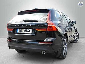 Volvo  D5 AWD Momentum KAMERA NAVI LED W-LAN EU6