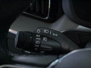 Volvo  B5 AWD Plus Dark PDC SHZ KAMERA NAVI LED