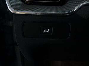 Volvo  B5 AWD Plus Dark PDC SHZ KAMERA NAVI LED