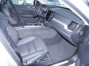 Volvo  B5 AWD Plus Dark PDC SHZ KAMERA NAVI LED