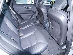 Volvo  B5 AWD Plus Dark PDC SHZ KAMERA NAVI LED