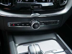 Volvo  T6 Twin Engine AWD R-Design NAVI LED 360