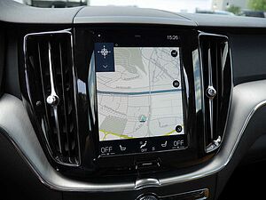 Volvo  D5 AWD Momentum LEDER NAVI LED W-LAN EU6