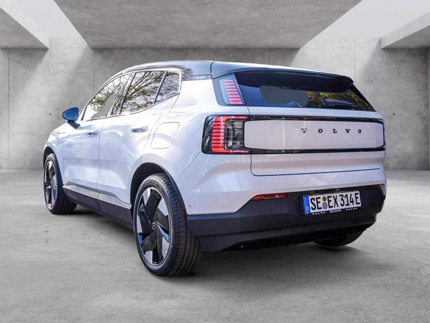 Volvo  Ultra AWD Performance Pure Electric