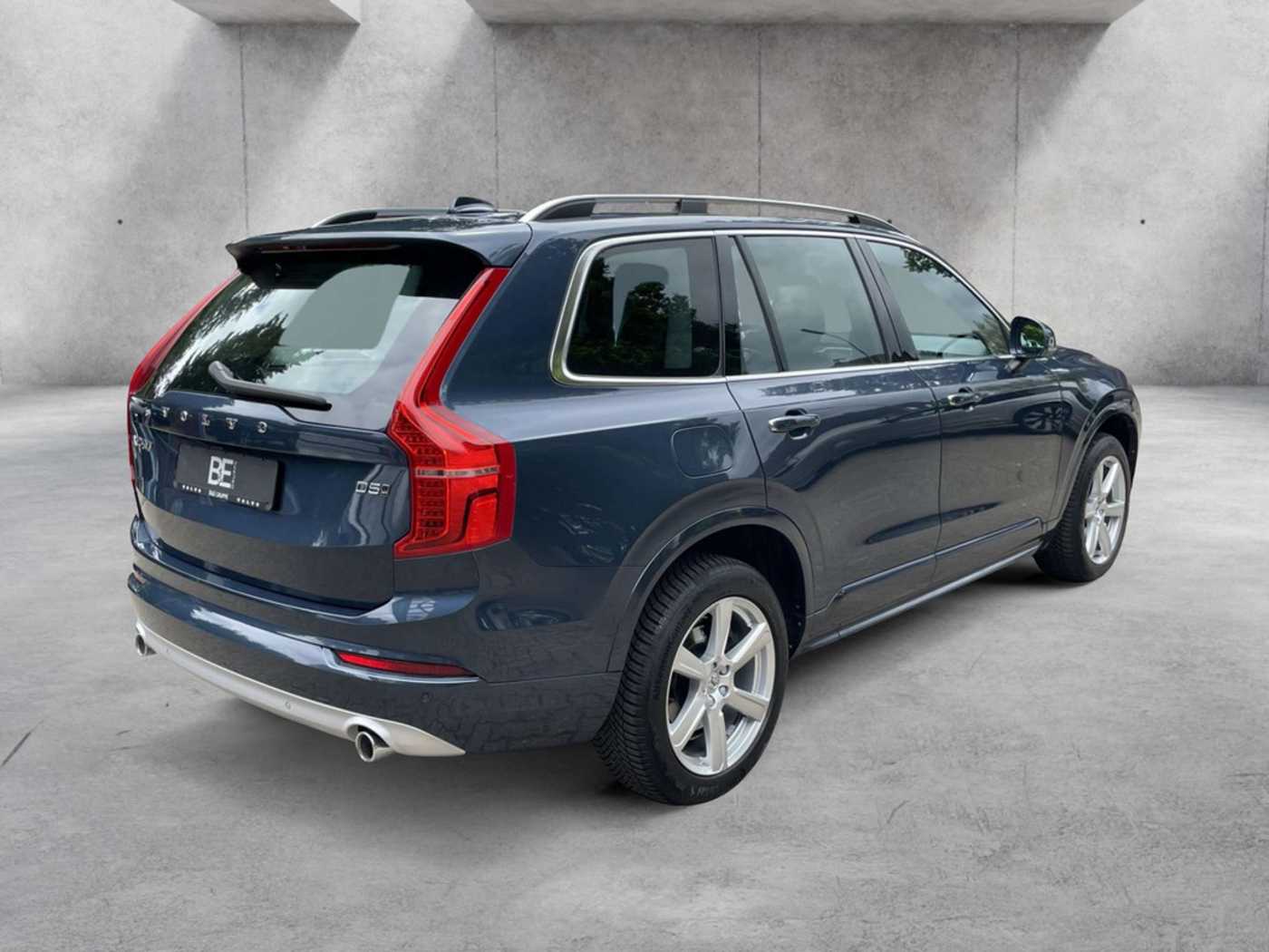 Volvo  D5 AWD Momentum SEHR GEPFLEGT | LICHT-PAKET | KAME