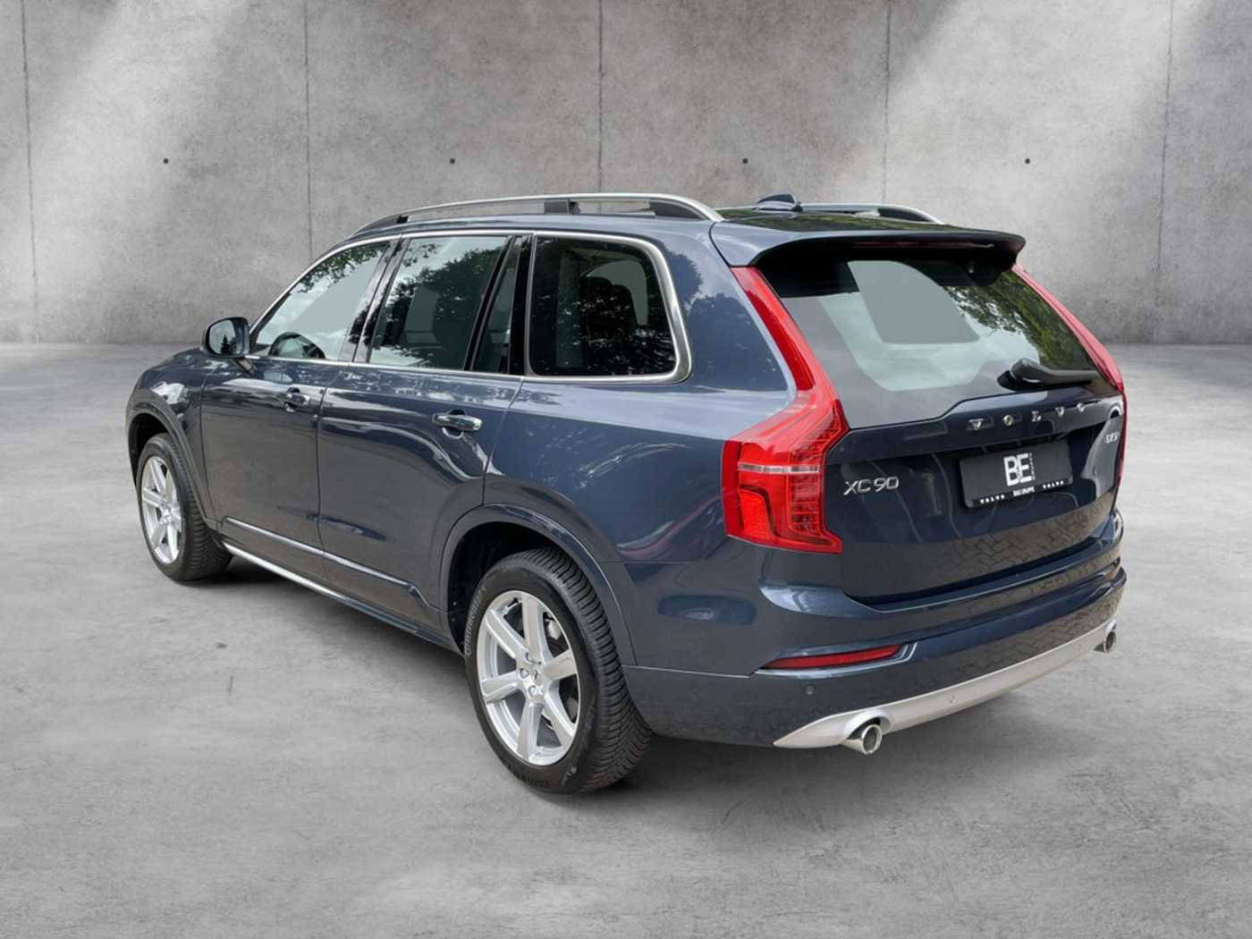 Volvo  D5 AWD Momentum SEHR GEPFLEGT | LICHT-PAKET | KAME