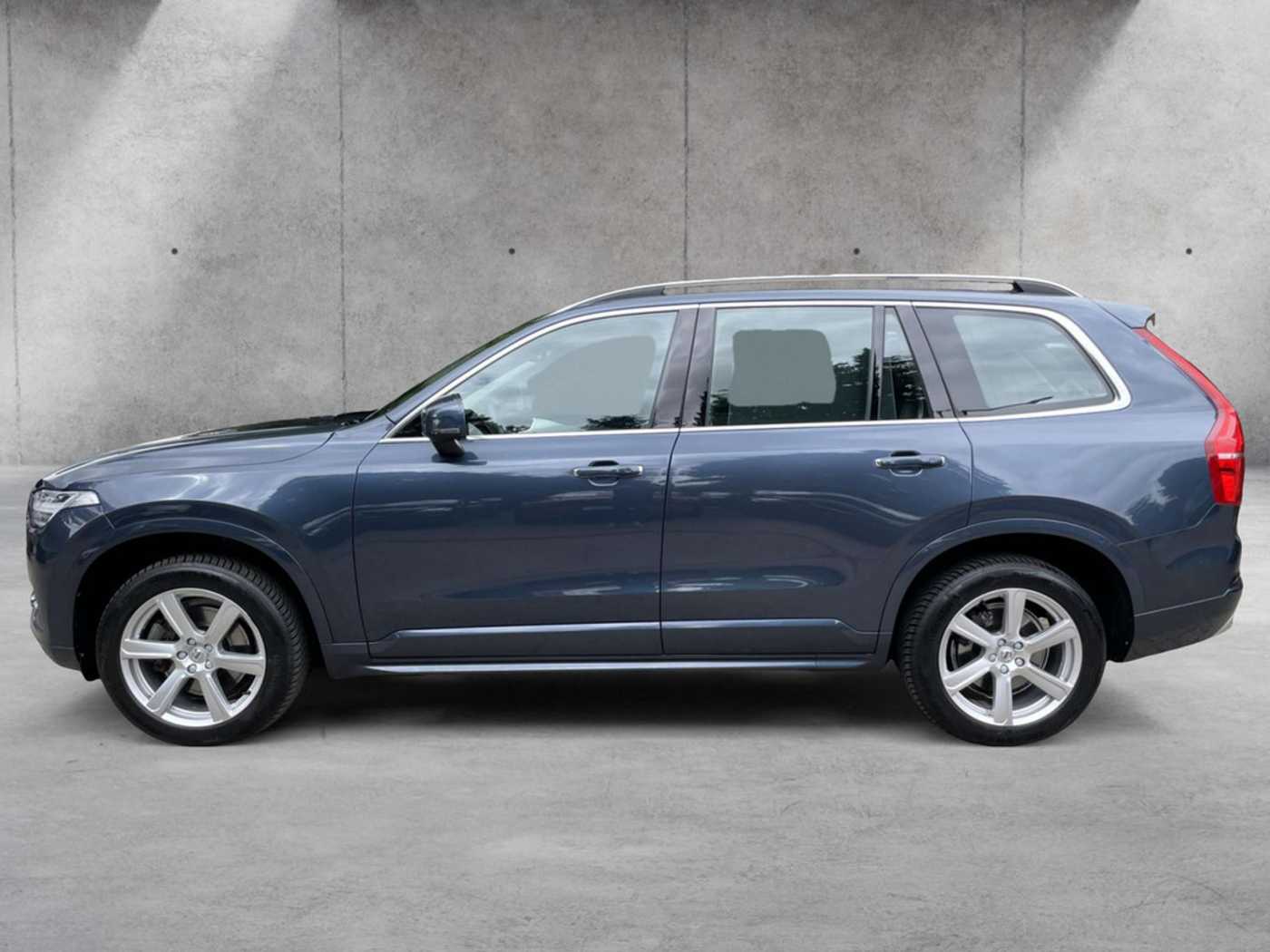 Volvo  D5 AWD Momentum SEHR GEPFLEGT | LICHT-PAKET | KAME