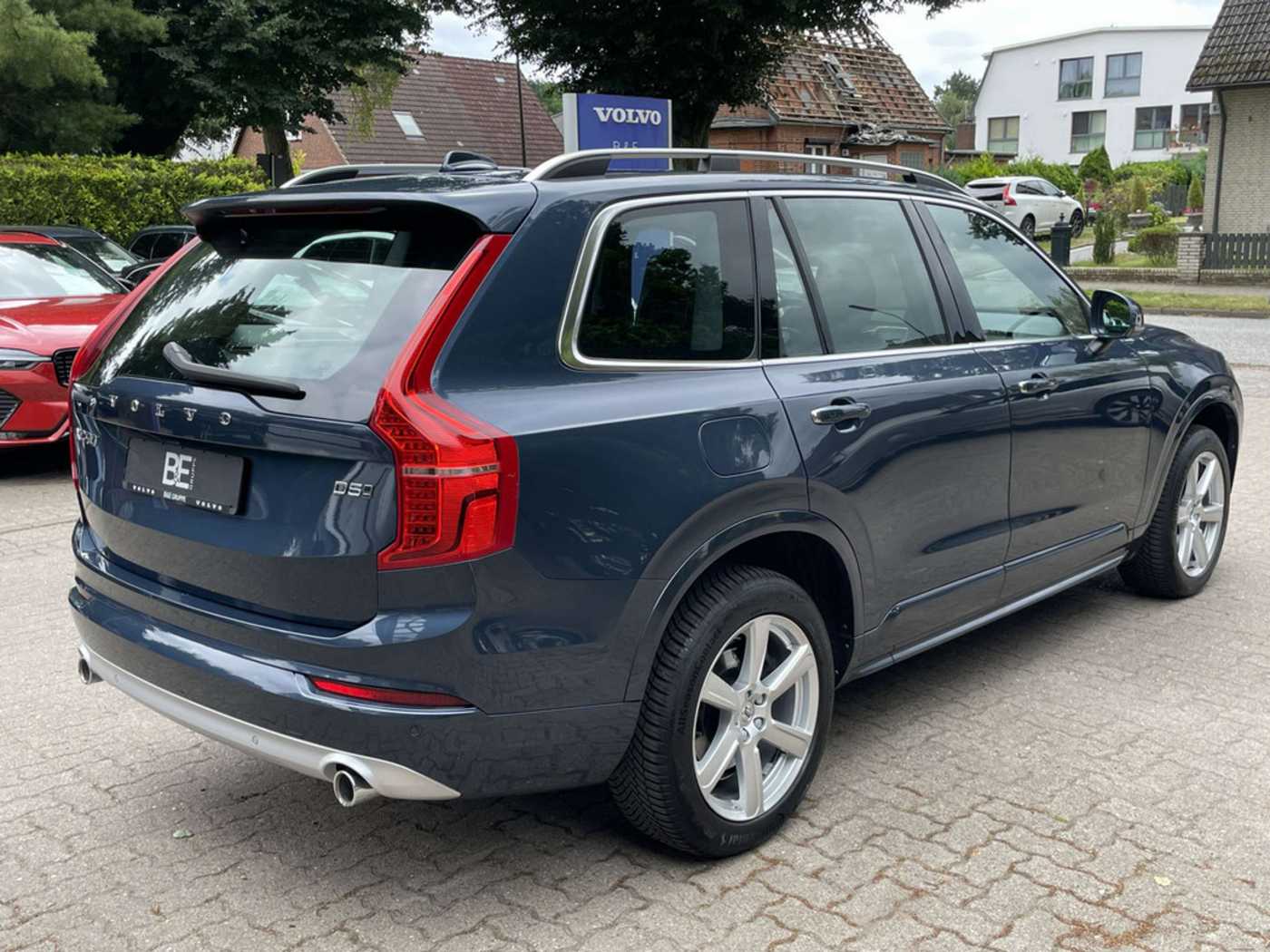 Volvo  D5 AWD Momentum SEHR GEPFLEGT | LICHT-PAKET | KAME