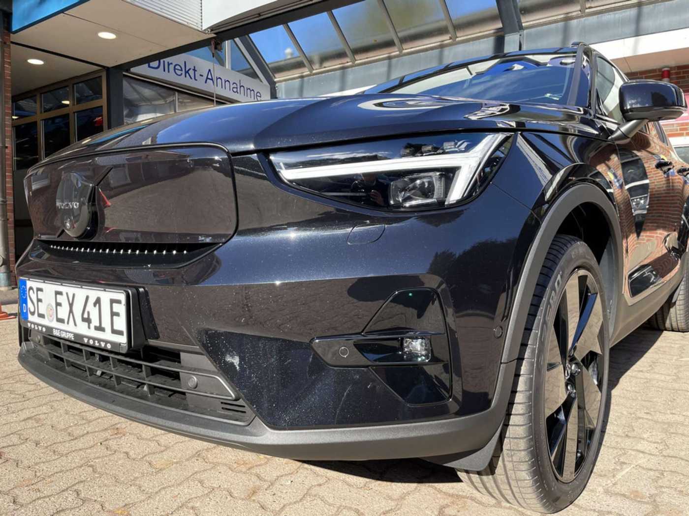 Volvo  Twin Motor AWD Ultra Black Edition