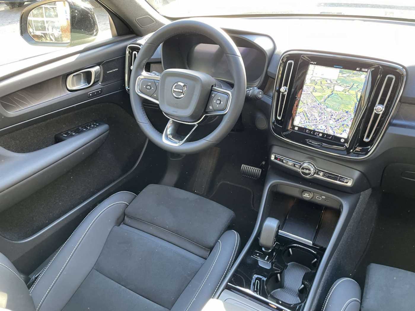 Volvo  Twin Motor AWD Ultra Black Edition