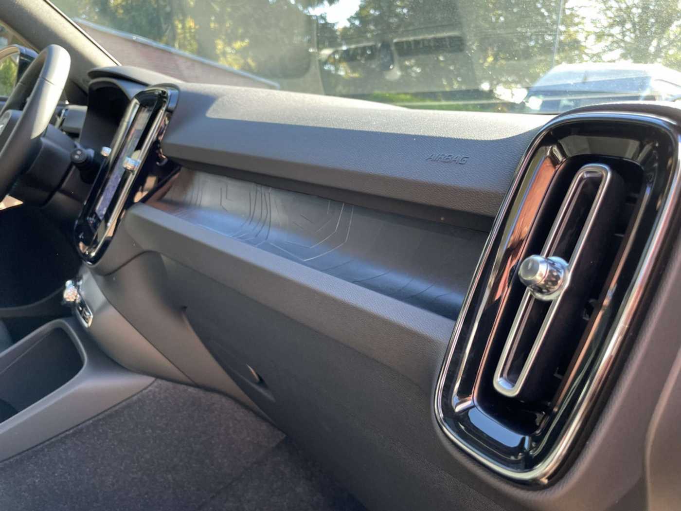 Volvo  Twin Motor AWD Ultra Black Edition