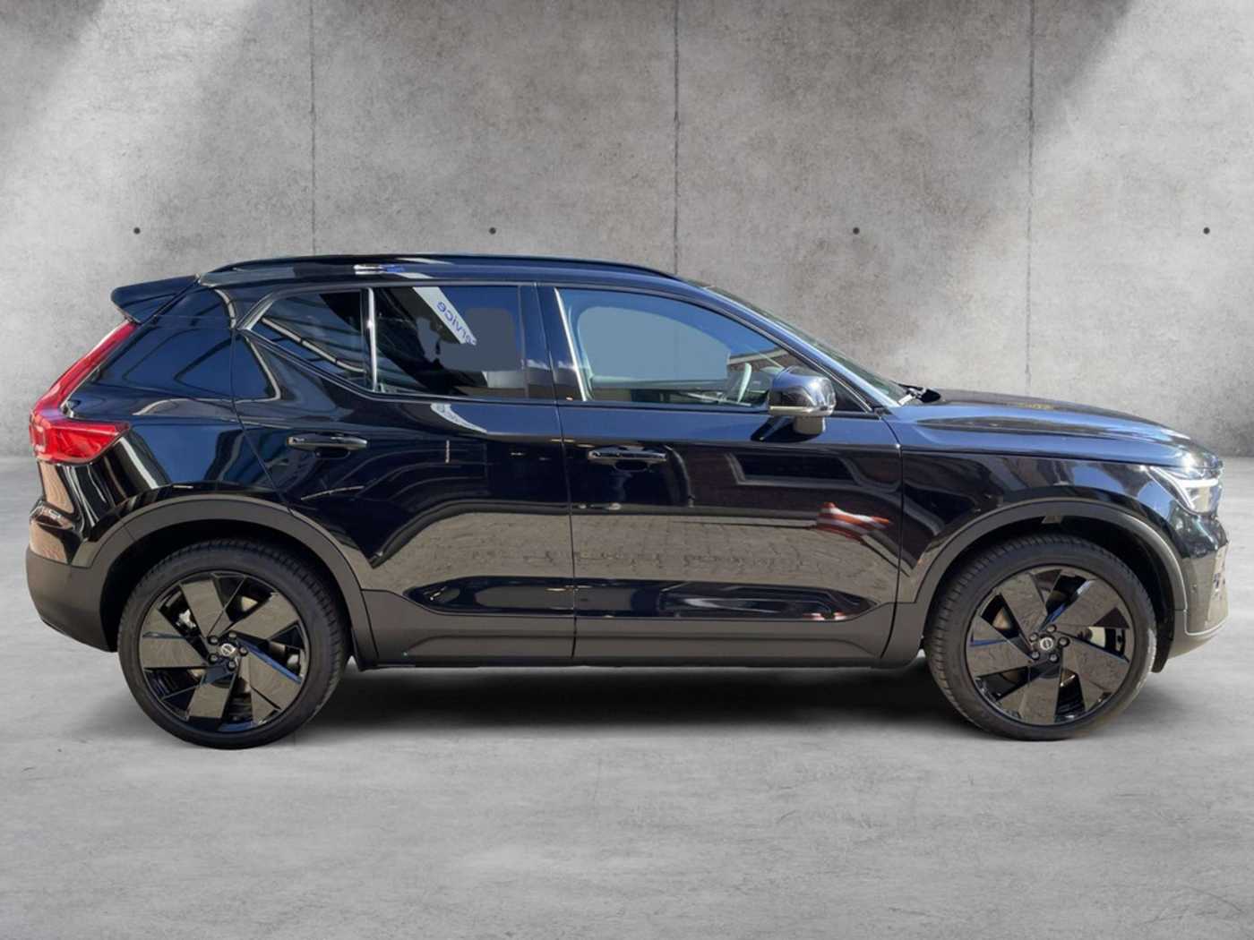 Volvo  Twin Motor AWD Ultra Black Edition