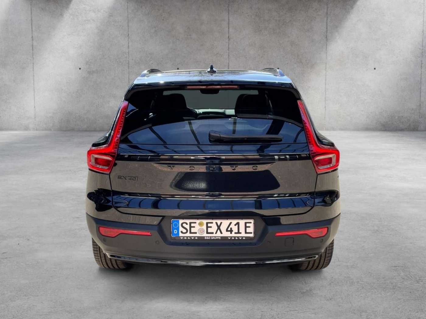 Volvo  Twin Motor AWD Ultra Black Edition