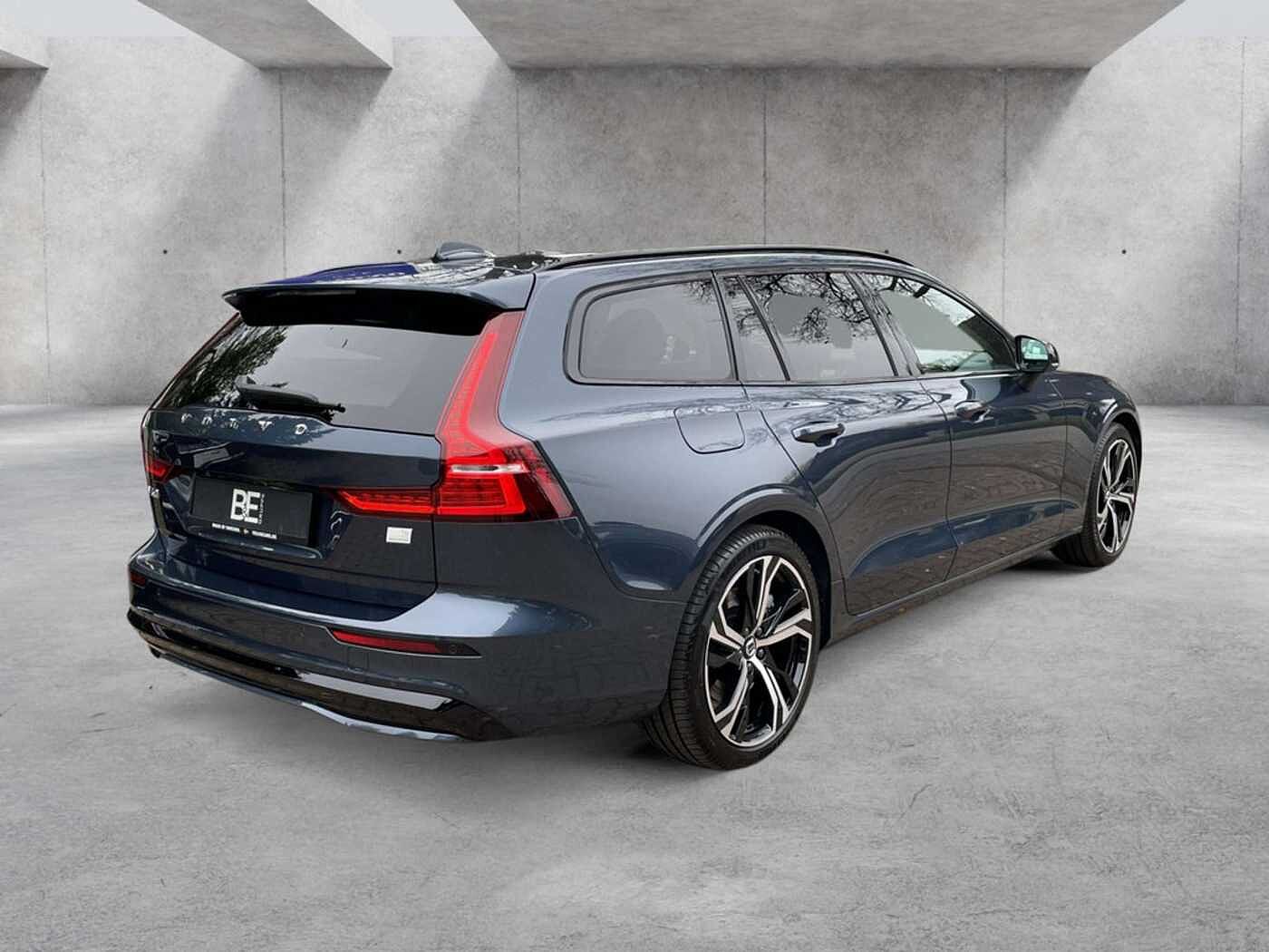 Volvo  T6 AWD Recharge Plus Dark Plug-In-Hybrid *LONG RAN