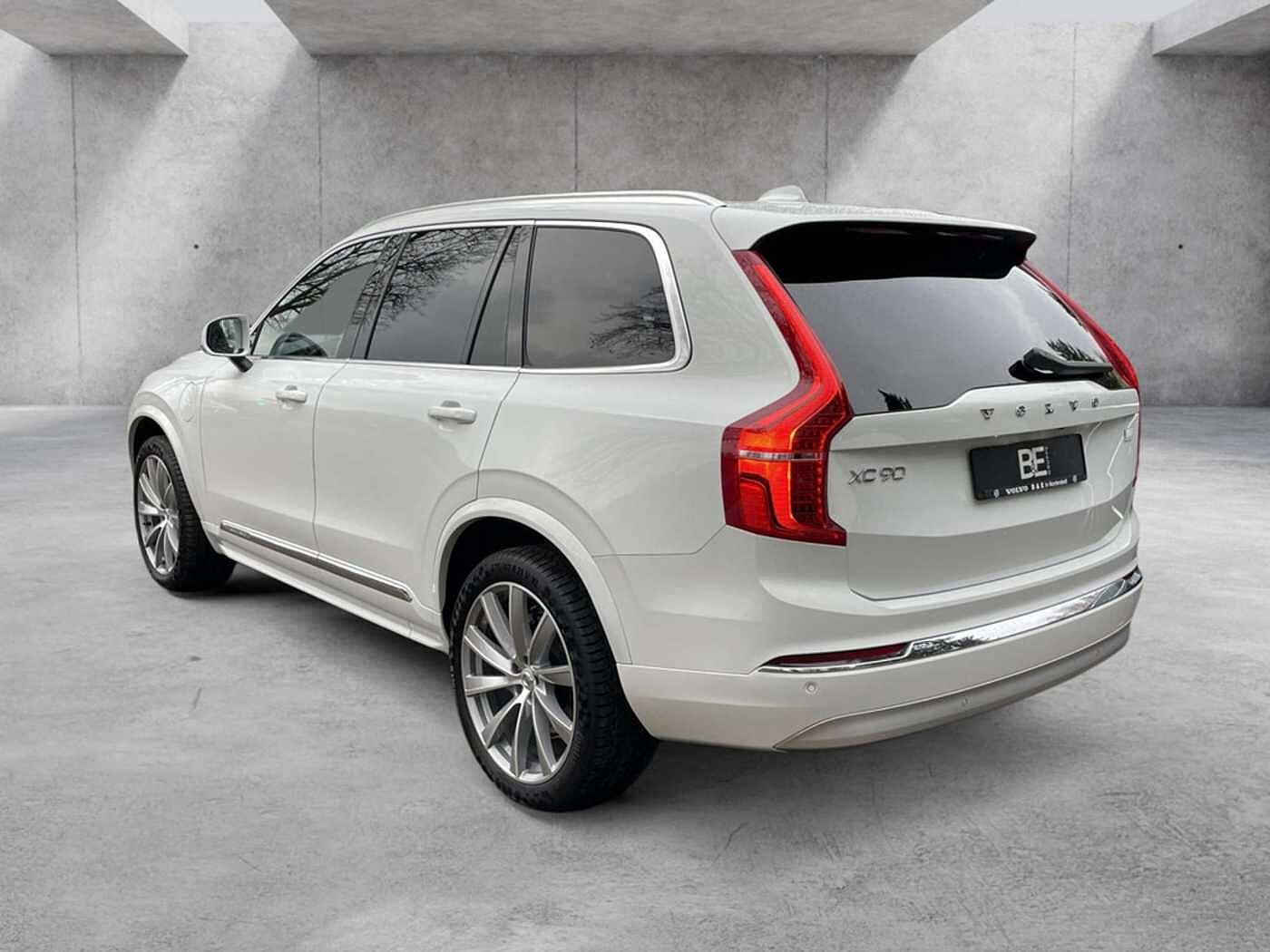 Volvo  T8 Recharge Inscription Expression Plug-In Hybrid