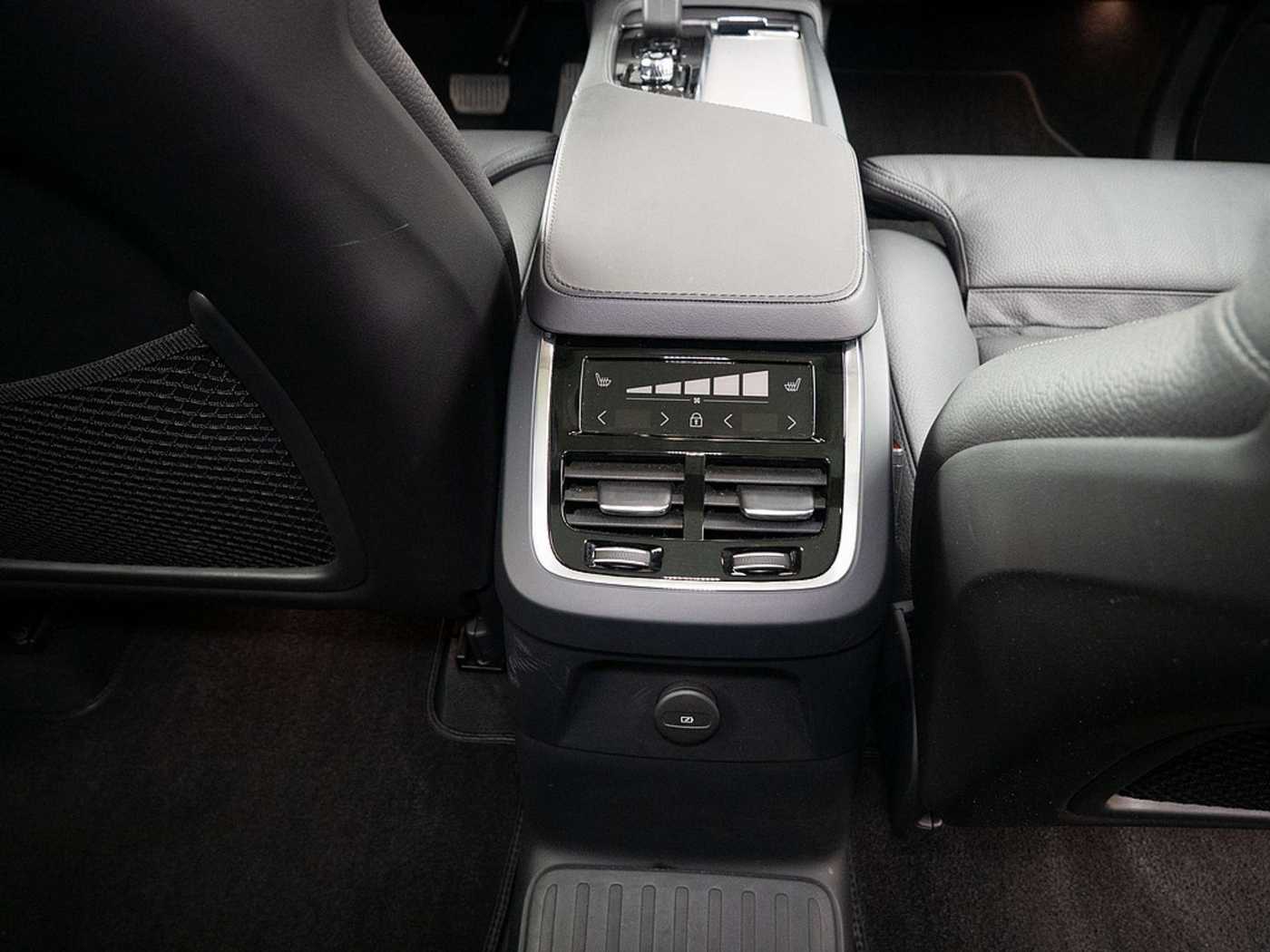 Volvo  T8 AWD Recharge Plug-In Hybrid Plus Bright