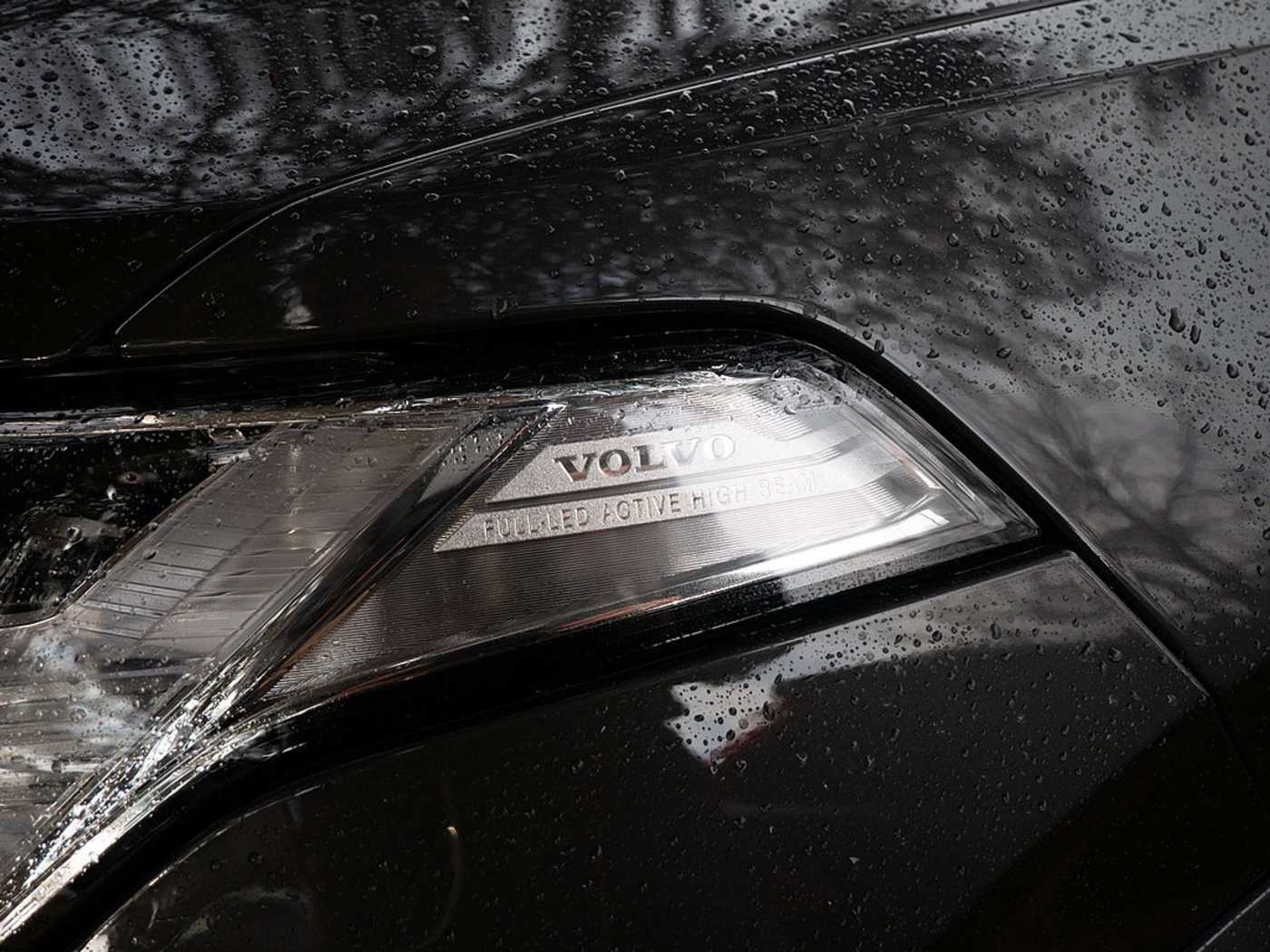 Volvo  T8 AWD Recharge Plug-In Hybrid Plus Bright