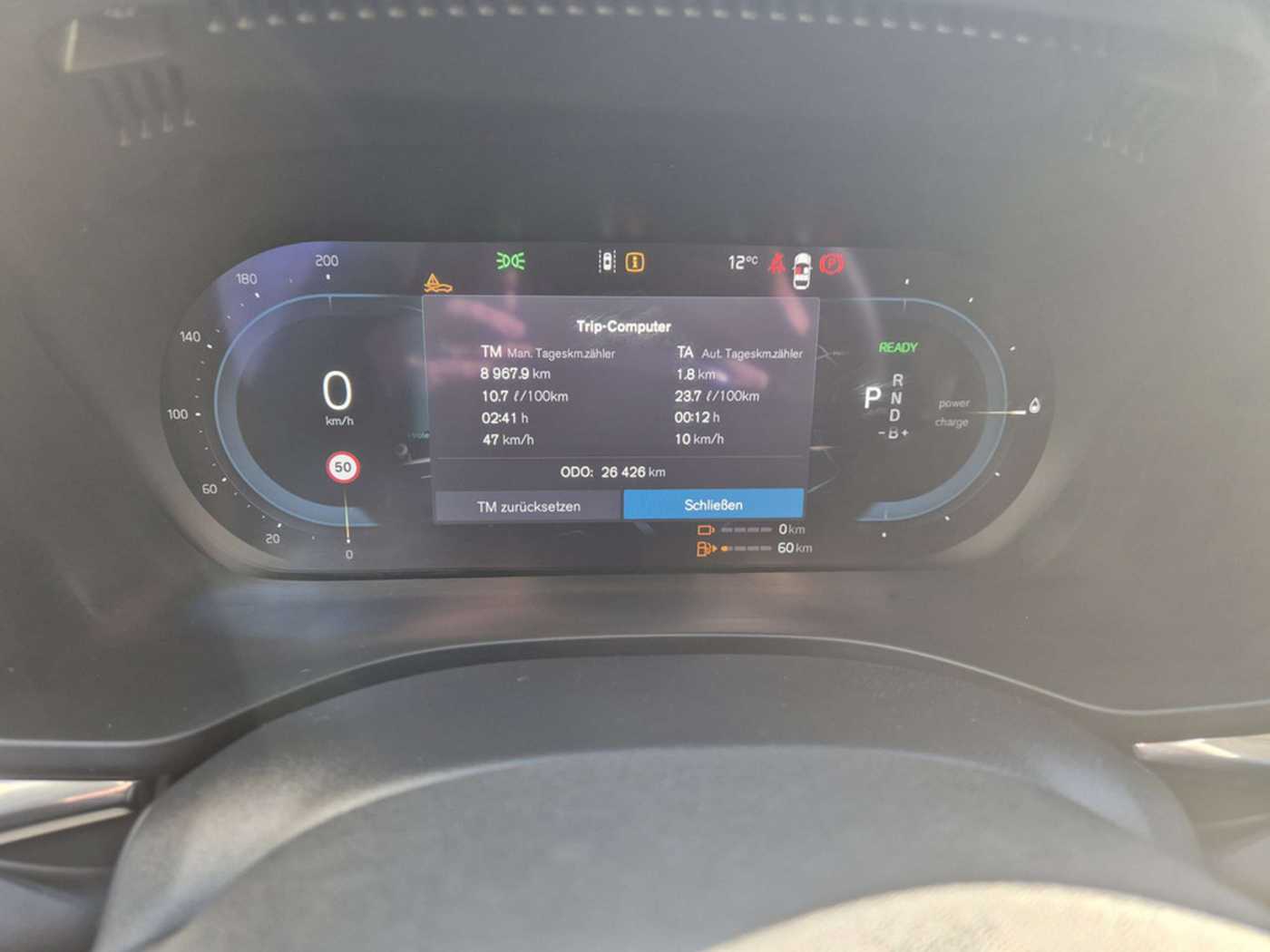 Volvo  T6 AWD Recharge Plug-In Hybrid Plus Dark