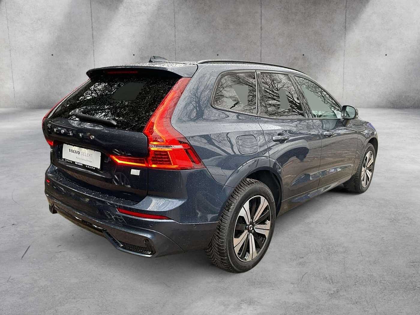 Volvo  T6 AWD Recharge Plug-In Hybrid Plus Dark