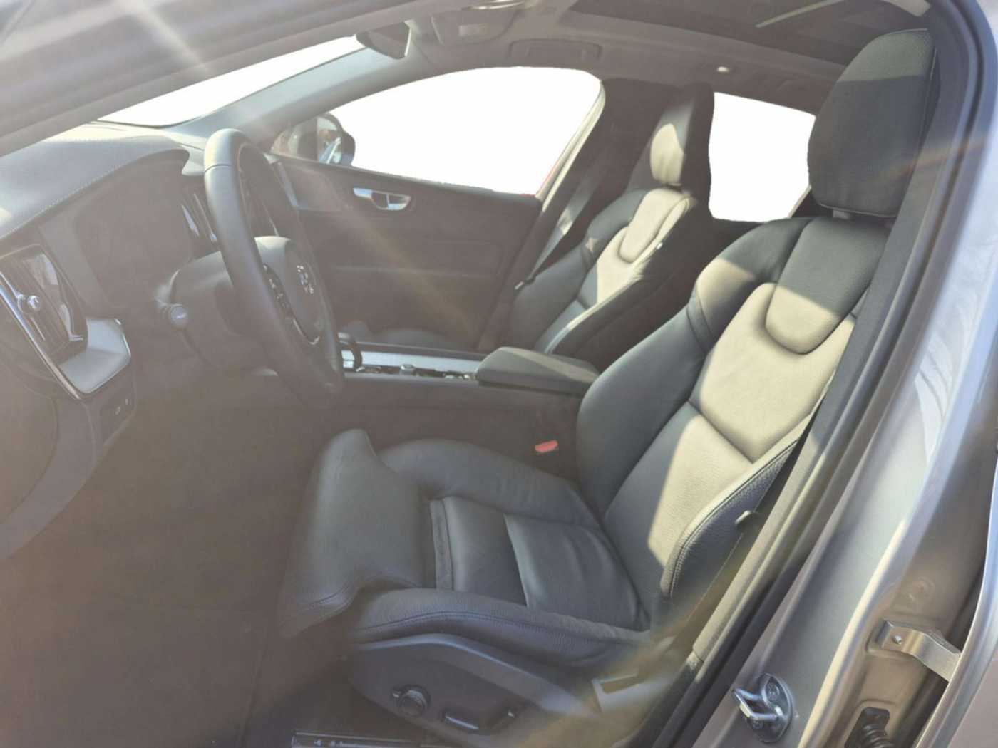 Volvo  T8 AWD Recharge Plug-In Hybrid Ultra Dark