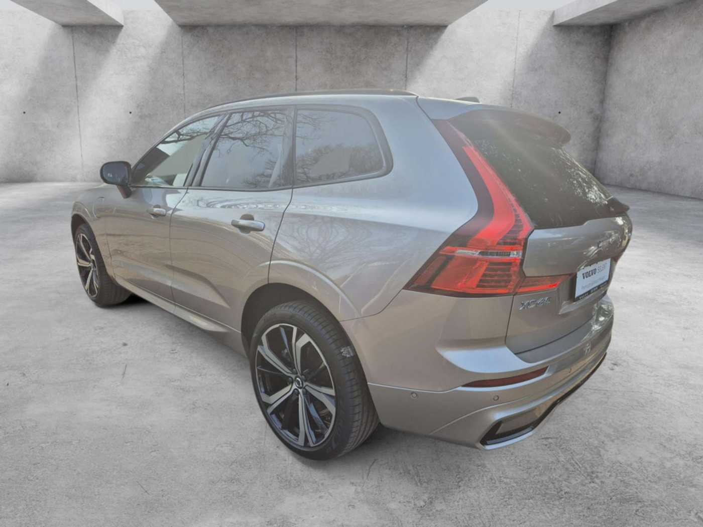 Volvo  T8 AWD Recharge Plug-In Hybrid Ultra Dark