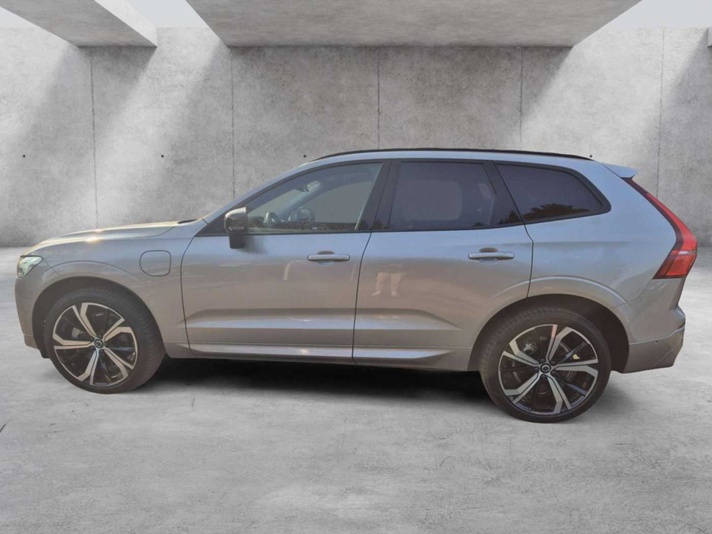 Volvo  T8 AWD Recharge Plug-In Hybrid Ultra Dark
