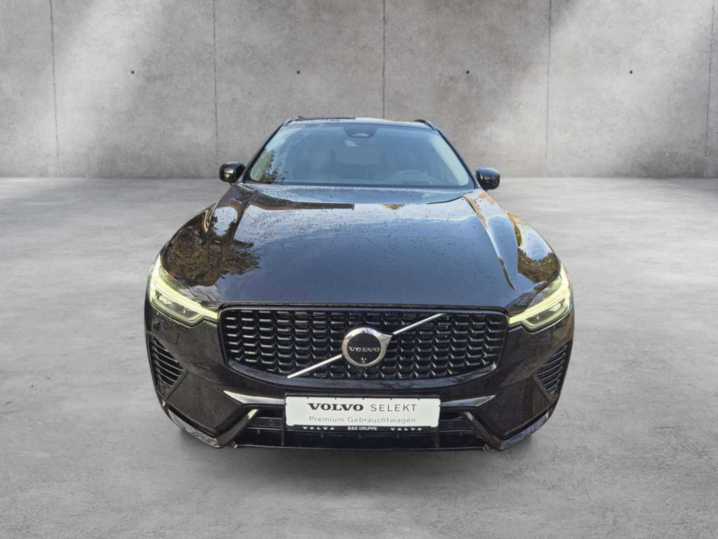 Volvo  T8 AWD Recharge Plug-In Hybrid Ultra Dark