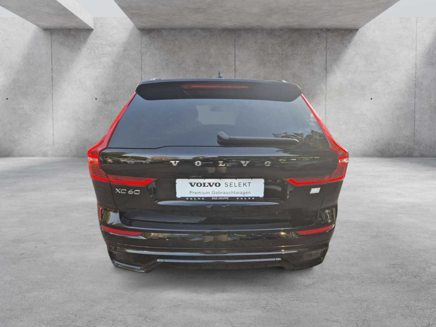 Volvo  T8 AWD Recharge Plug-In Hybrid Ultra Dark