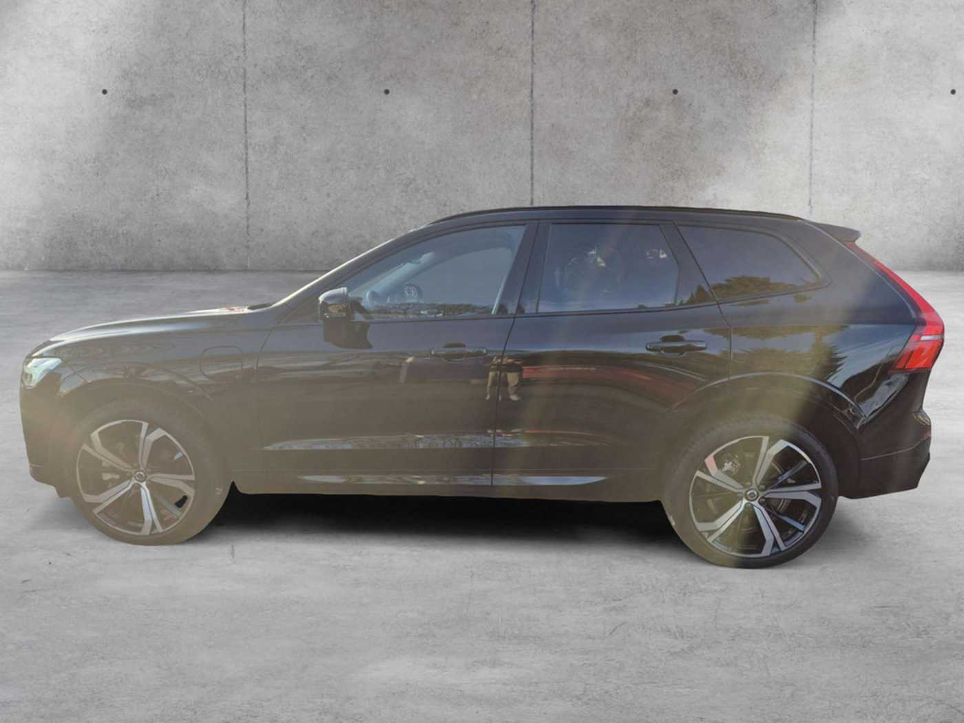 Volvo  T8 AWD Recharge Plug-In Hybrid Ultra Dark