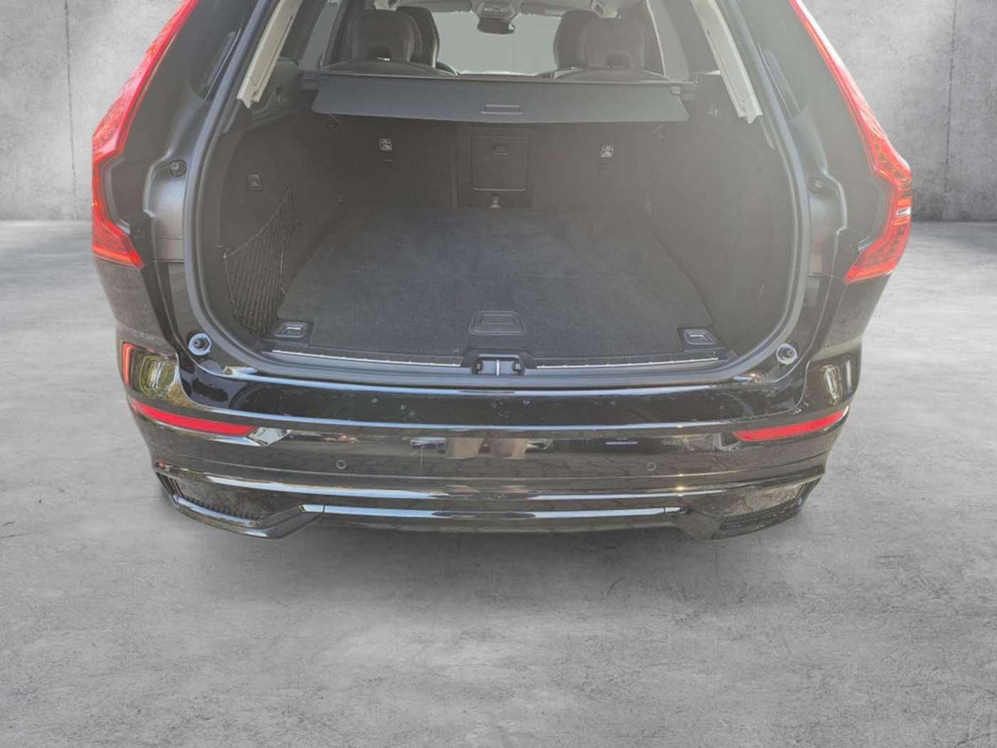 Volvo  T8 AWD Recharge Plug-In Hybrid Ultra Dark