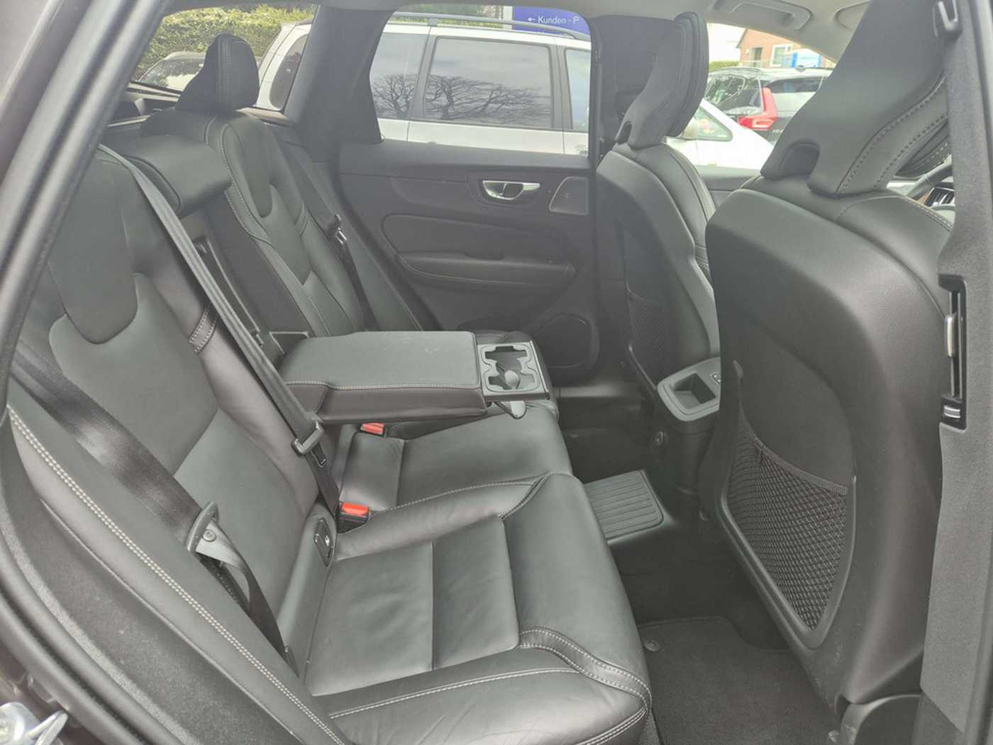 Volvo  T8 AWD Recharge Plug-In Hybrid Ultra Dark