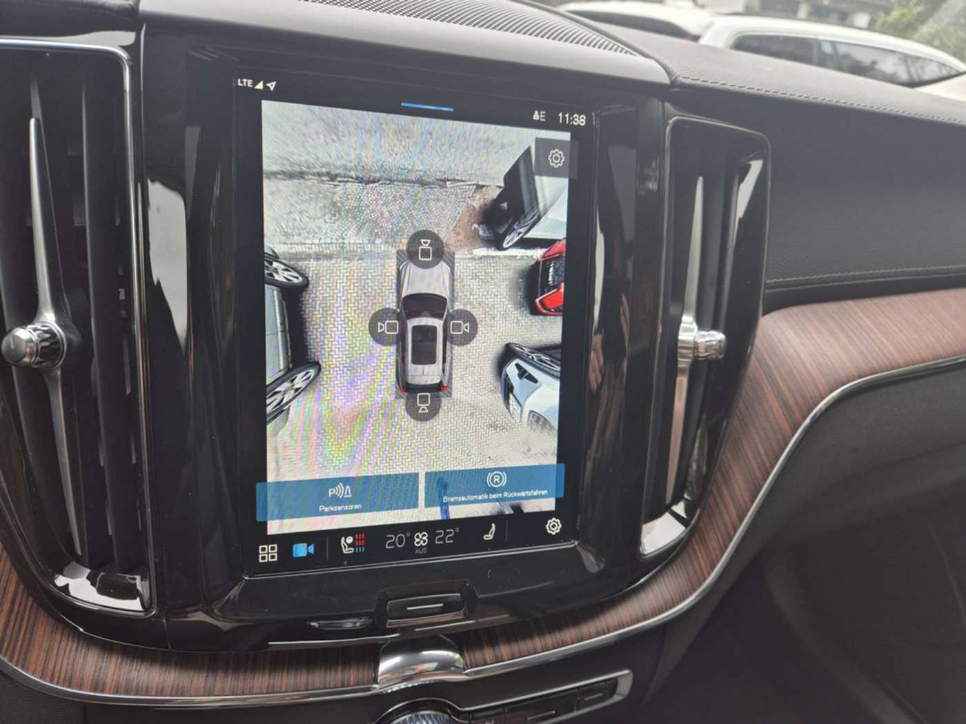Volvo  T8 AWD Recharge Plug-In Hybrid Ultra Dark