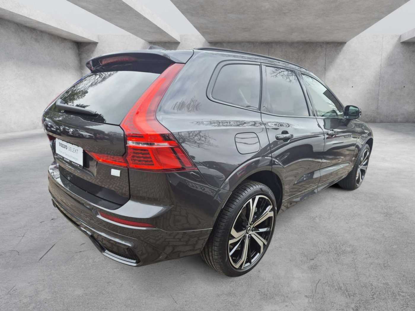 Volvo  T8 AWD Recharge Plug-In Hybrid Ultra Dark