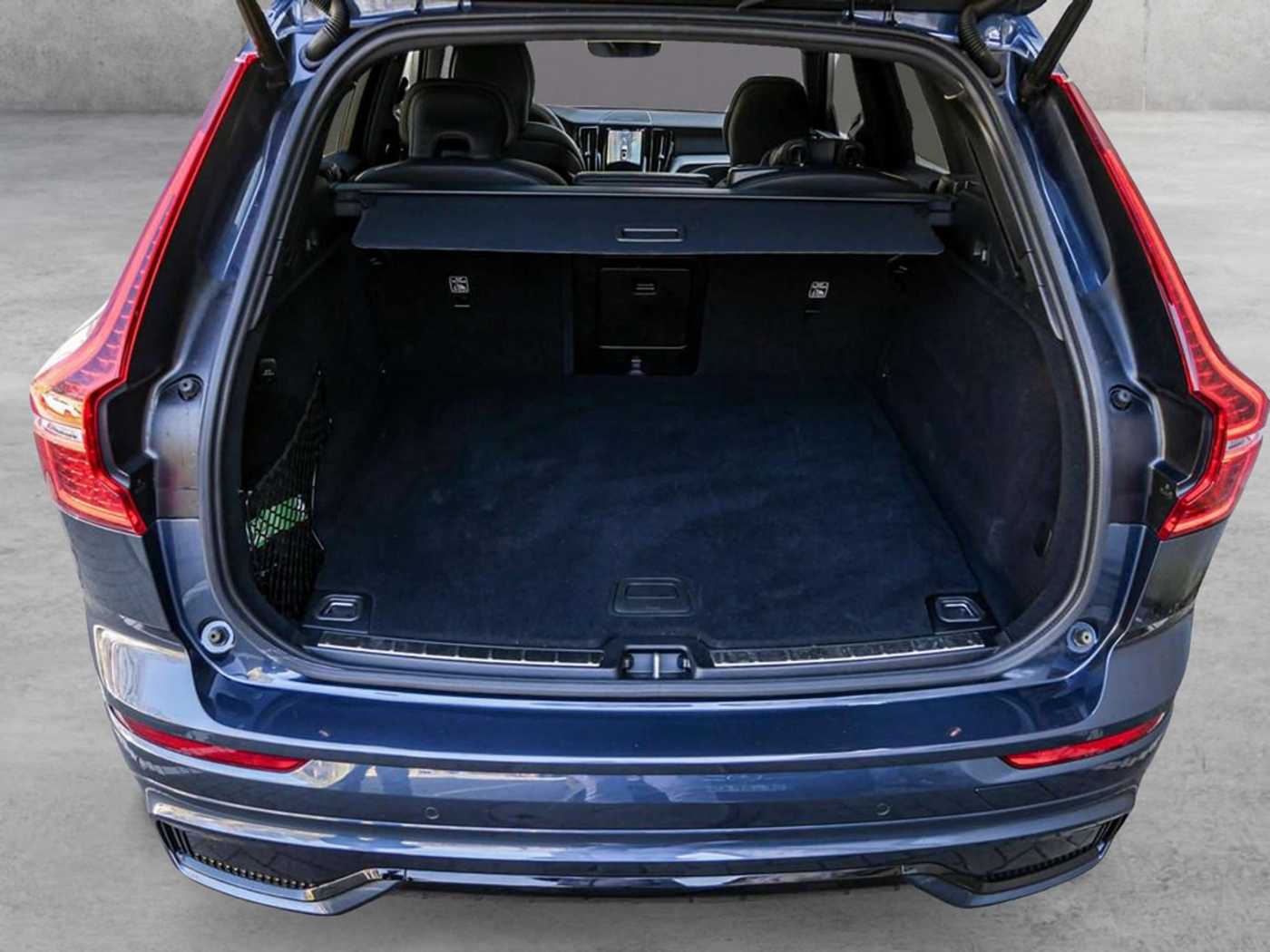 Volvo  T8 Recharge Plus Dark Plug-In Hybrid AWD