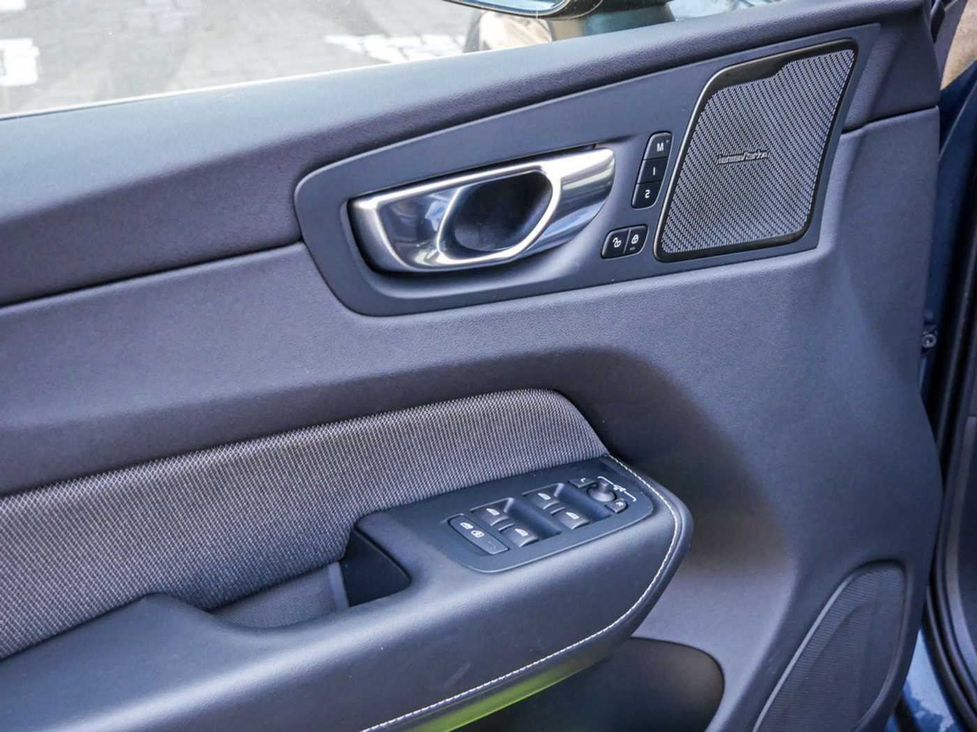 Volvo  T8 Recharge Plus Dark Plug-In Hybrid AWD