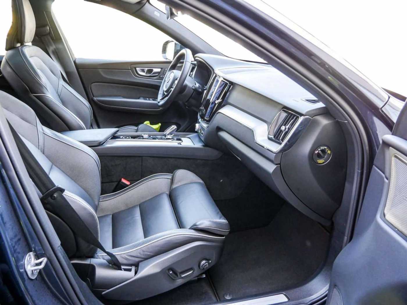 Volvo  T8 Recharge Plus Dark Plug-In Hybrid AWD