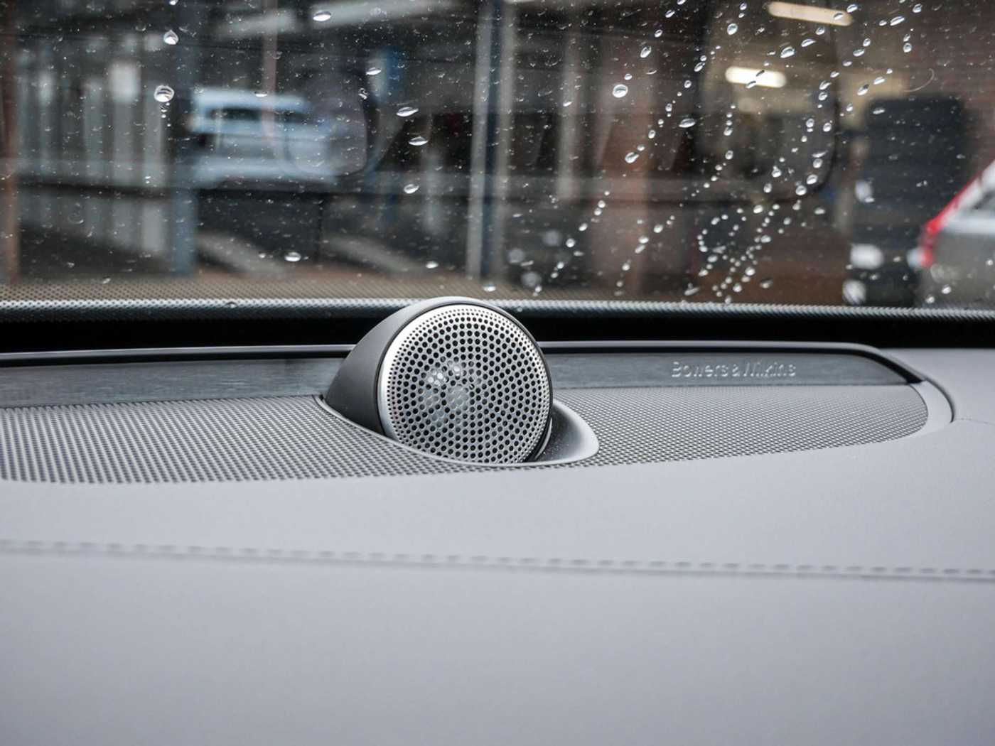 Volvo  T8 Ultra Bright Recharge Plug-In Hybrid AWD