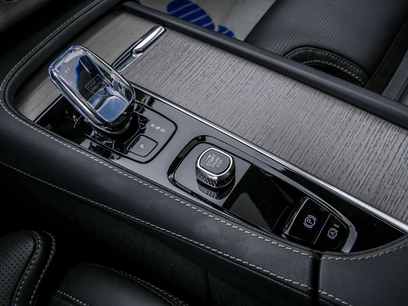 Volvo  T8 Ultra Bright Recharge Plug-In Hybrid AWD