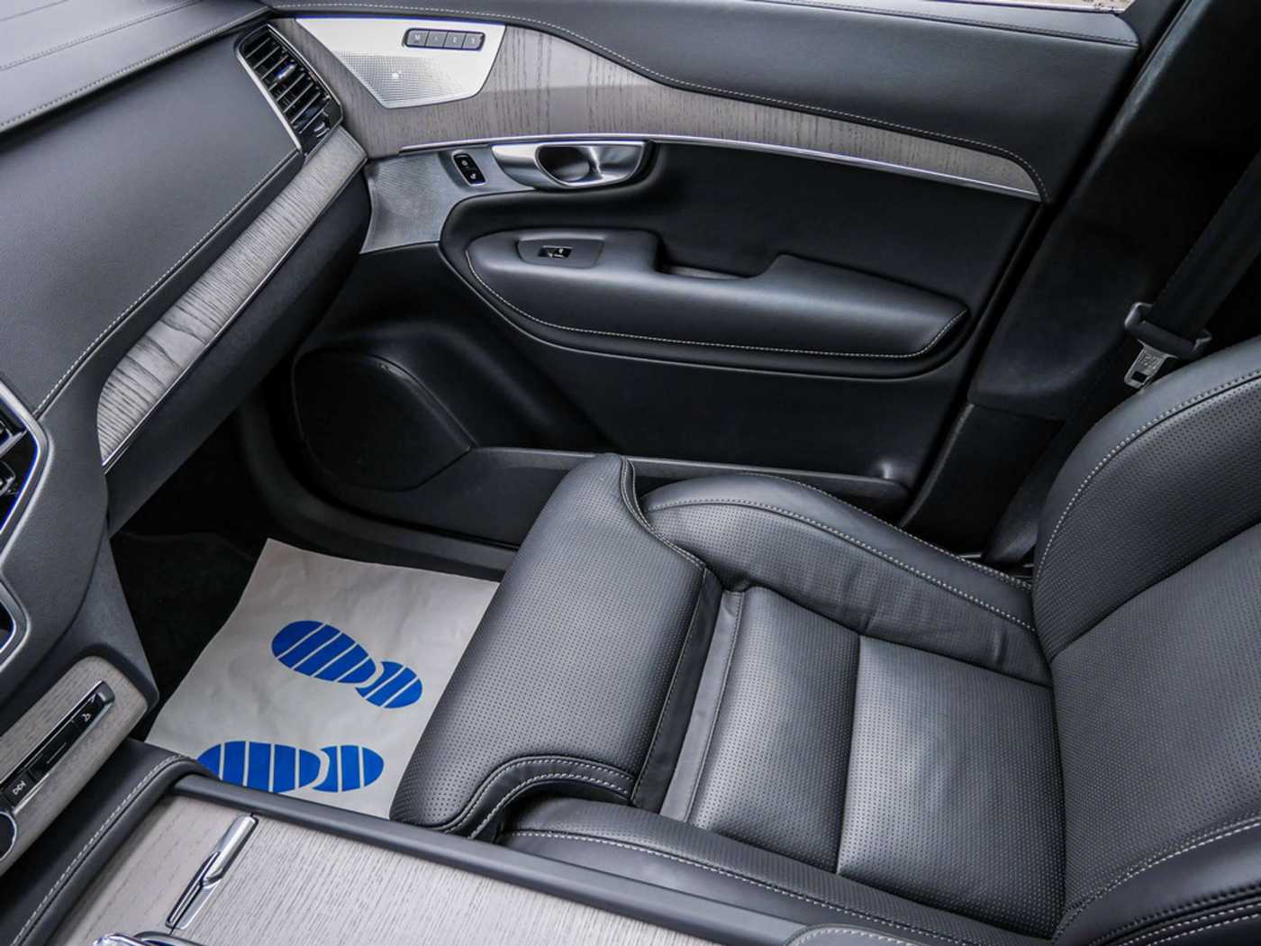 Volvo  T8 Ultra Bright Recharge Plug-In Hybrid AWD