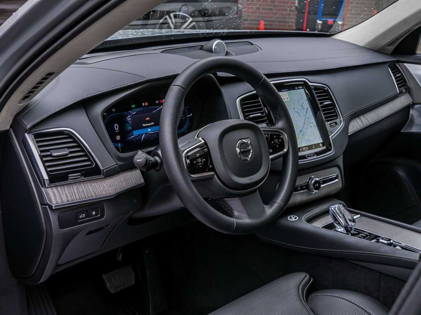Volvo  T8 Ultra Bright Recharge Plug-In Hybrid AWD