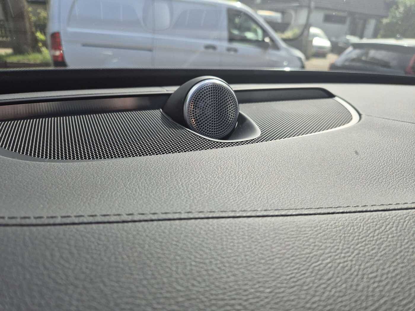 Volvo  T8 Ultra Bright Recharge Plug-In Hybrid AWD