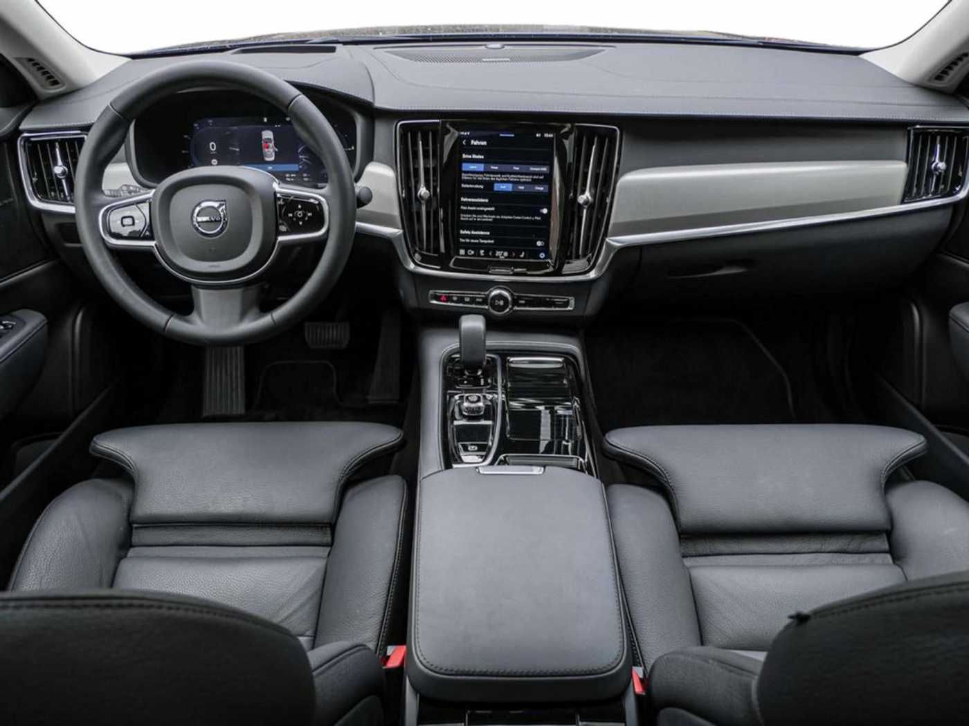 Volvo  T8 Ultimate Dark Recharge Plug-In Hybrid AWD